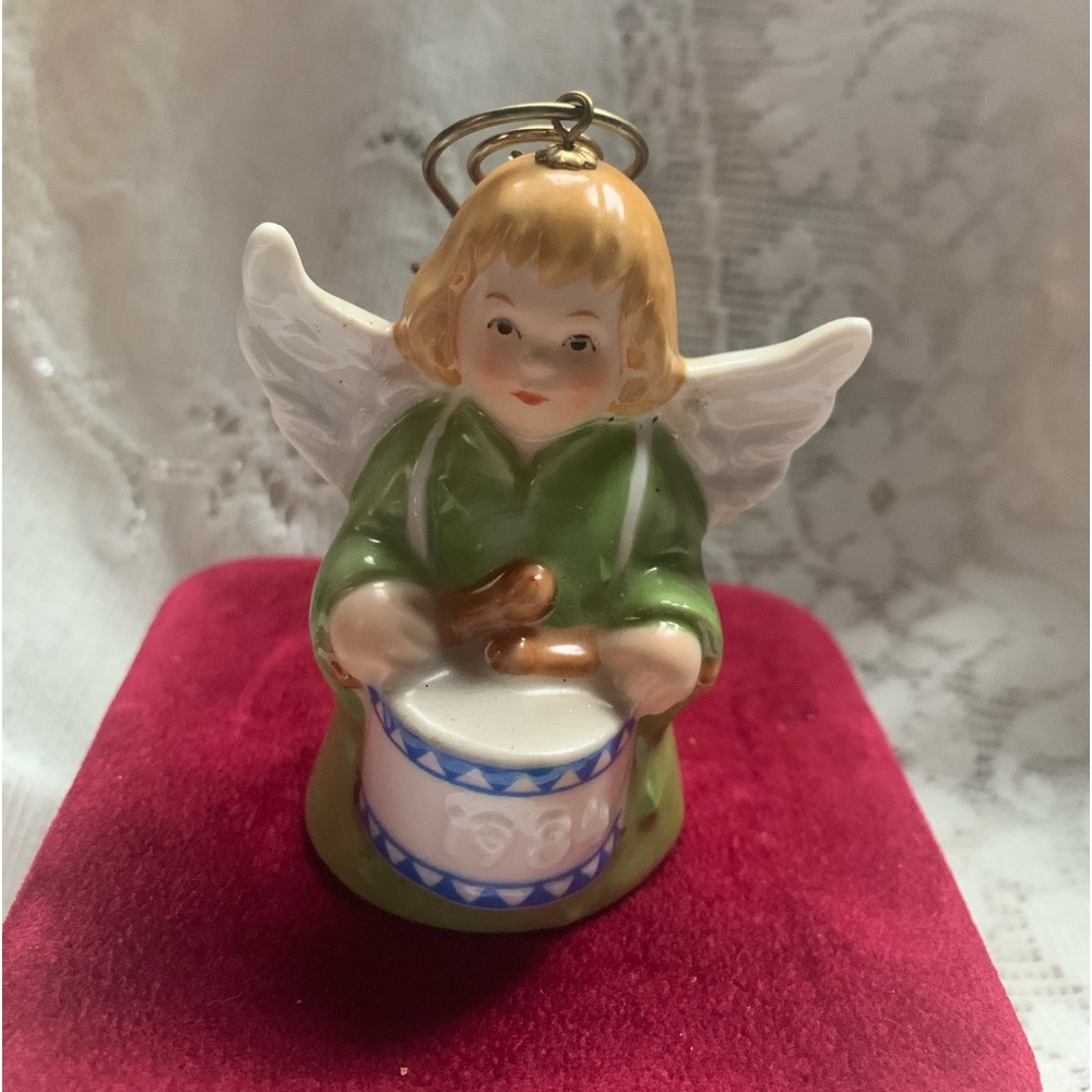 Goebel 1984 angel bell with drum vintage